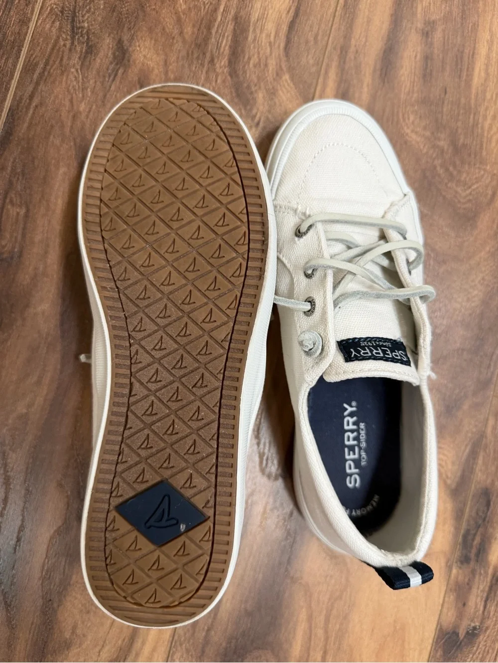Sperry Canvas Boat Shoes in white 5 size - Picture 3 of 5